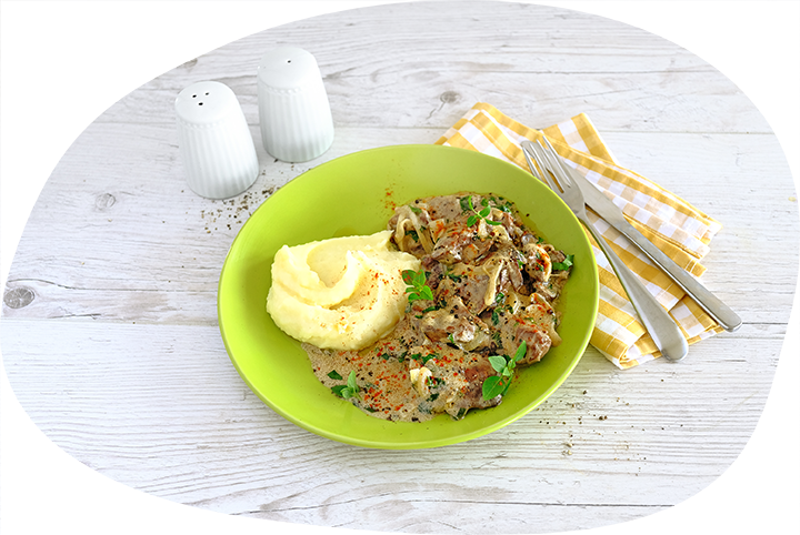 Печенка с луком в сметане